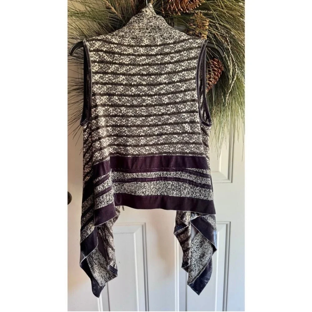 Anis A boho sleeveless knit cardigan size medium
